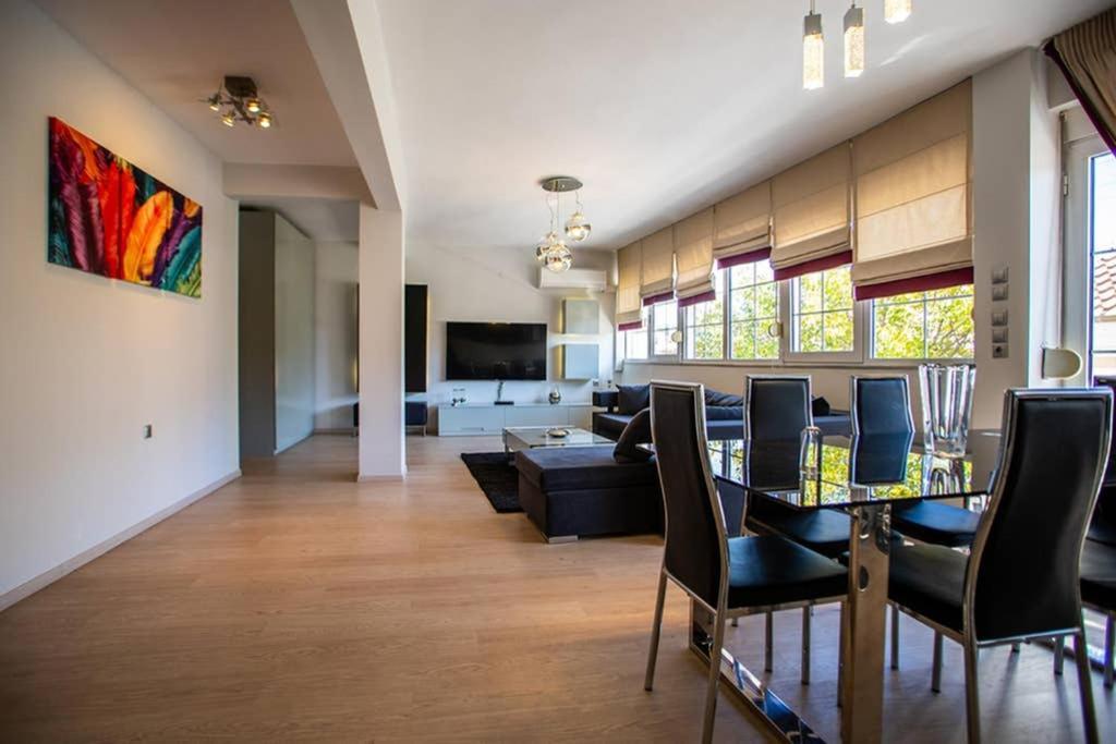 A Stylish Apartment In The Center Of Костур Екстериор снимка