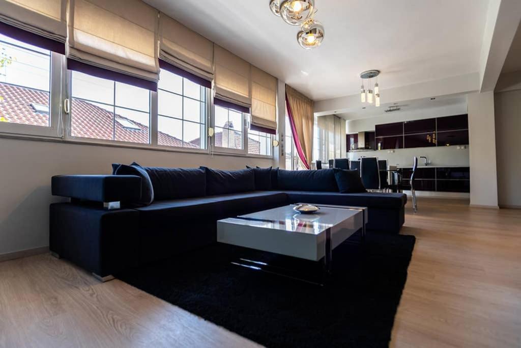 A Stylish Apartment In The Center Of Костур Екстериор снимка